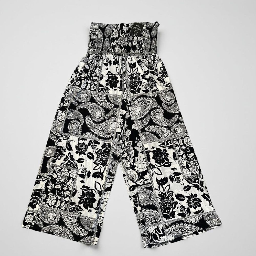 Mlle Gabrielle Black and White Paisley Floral Jumpsuit. Size: 1X Color:Blk/Wht